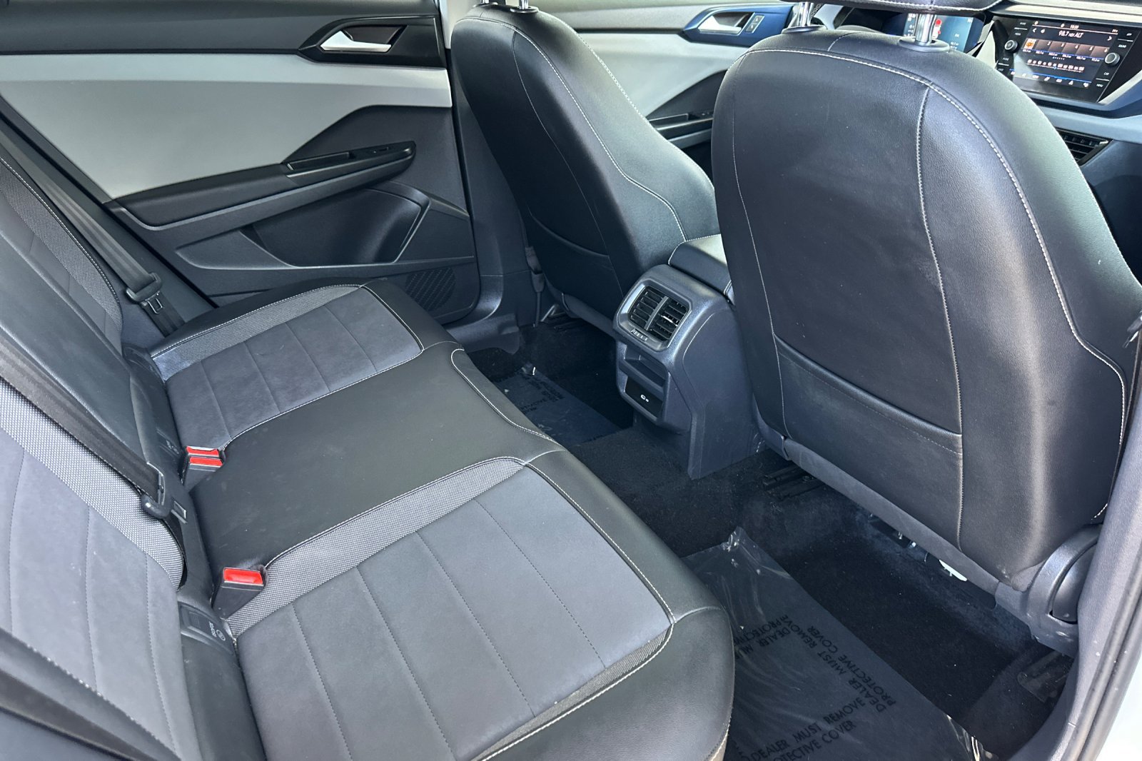 Used 2022 Volkswagen Taos SE FWD image 19