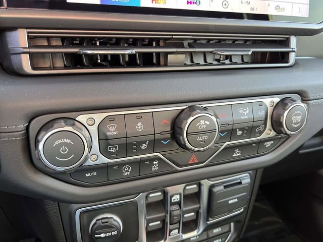 New 2026 Jeep Gladiator Mojave image 17