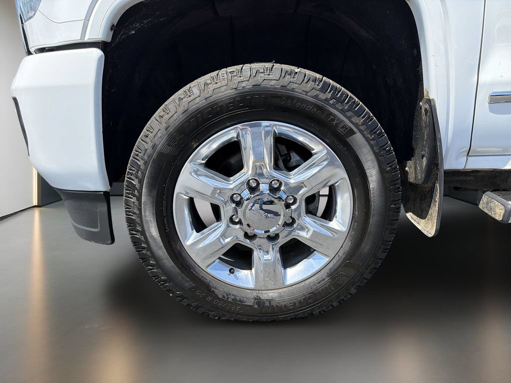 Used 2017 GMC Sierra 2500 Denali w/ Duramax Plus Package AWD/4WD image 10