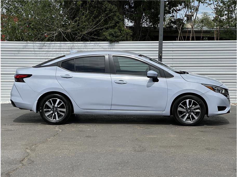 Used 2025 Nissan Versa SV w/ Trunk Package FWD image 9
