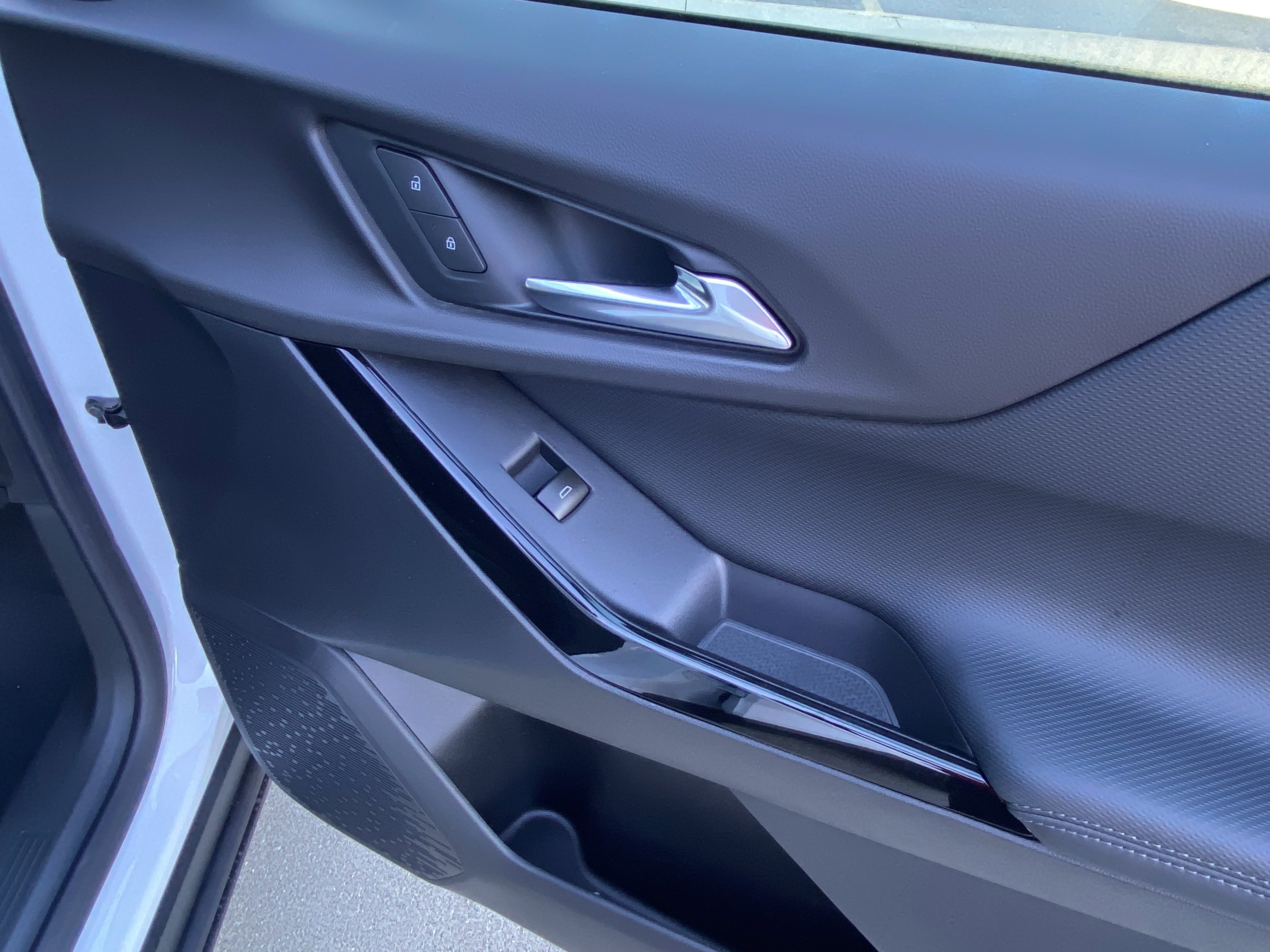 New 2026 Chevrolet Equinox LT w/ Convenience Package II image 23