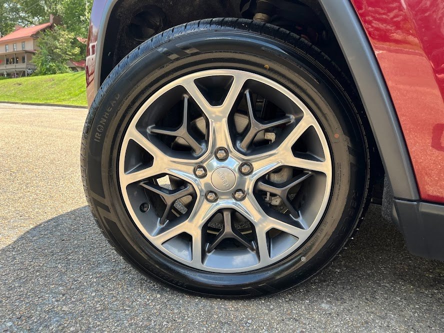 Used 2019 Jeep Grand Cherokee Limited image 44