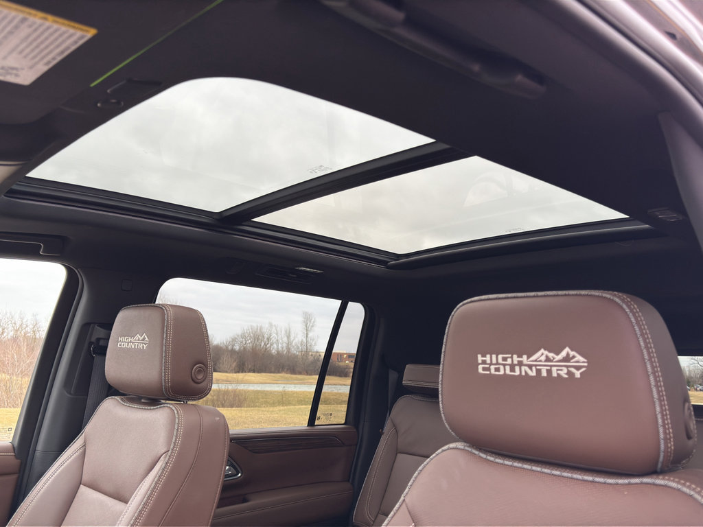 Used 2023 Chevrolet Suburban High Country image 22