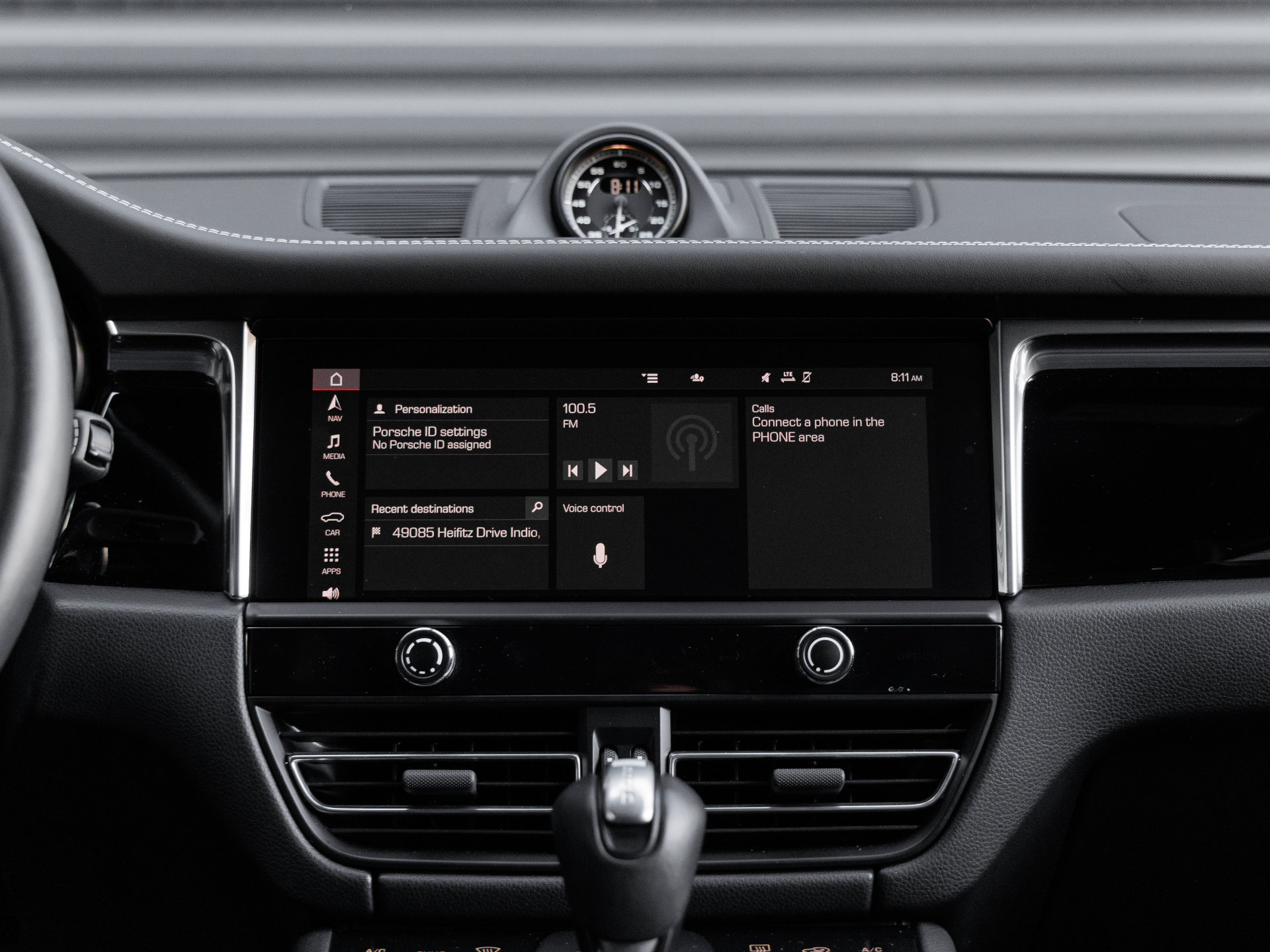 Certified 2026 Porsche Macan Turbo AWD/4WD image 23