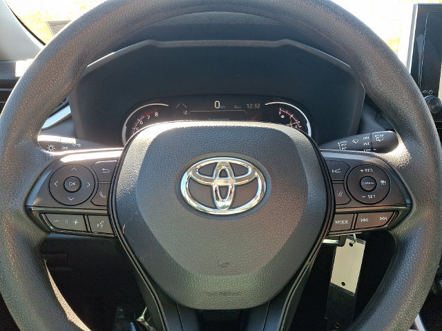 Used 2024 Toyota RAV4 LE AWD/4WD image 18