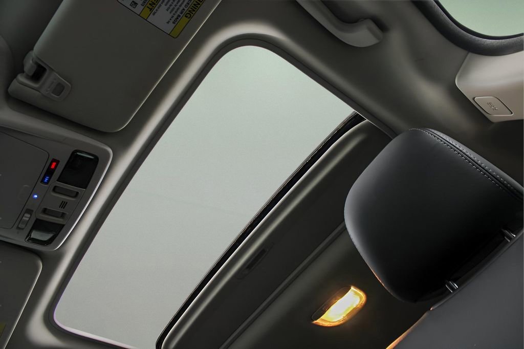 Used 2017 Subaru Outback 2.5i Limited image 19