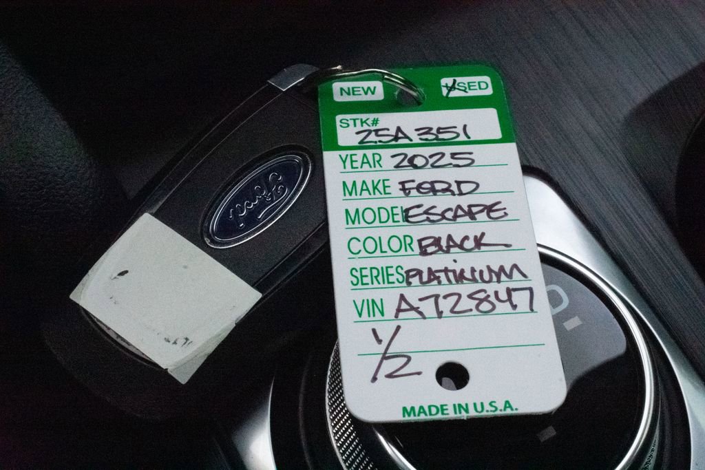 Used 2025 Ford Escape Platinum image 31