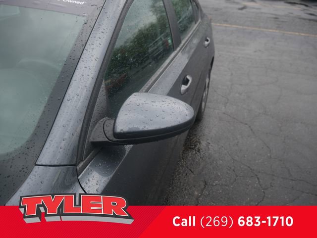 Used 2021 Kia Forte LXS image 11