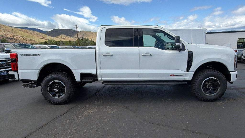 New 2026 Ford F350 Platinum w/ Tremor Off-Road Package AWD/4WD video 2