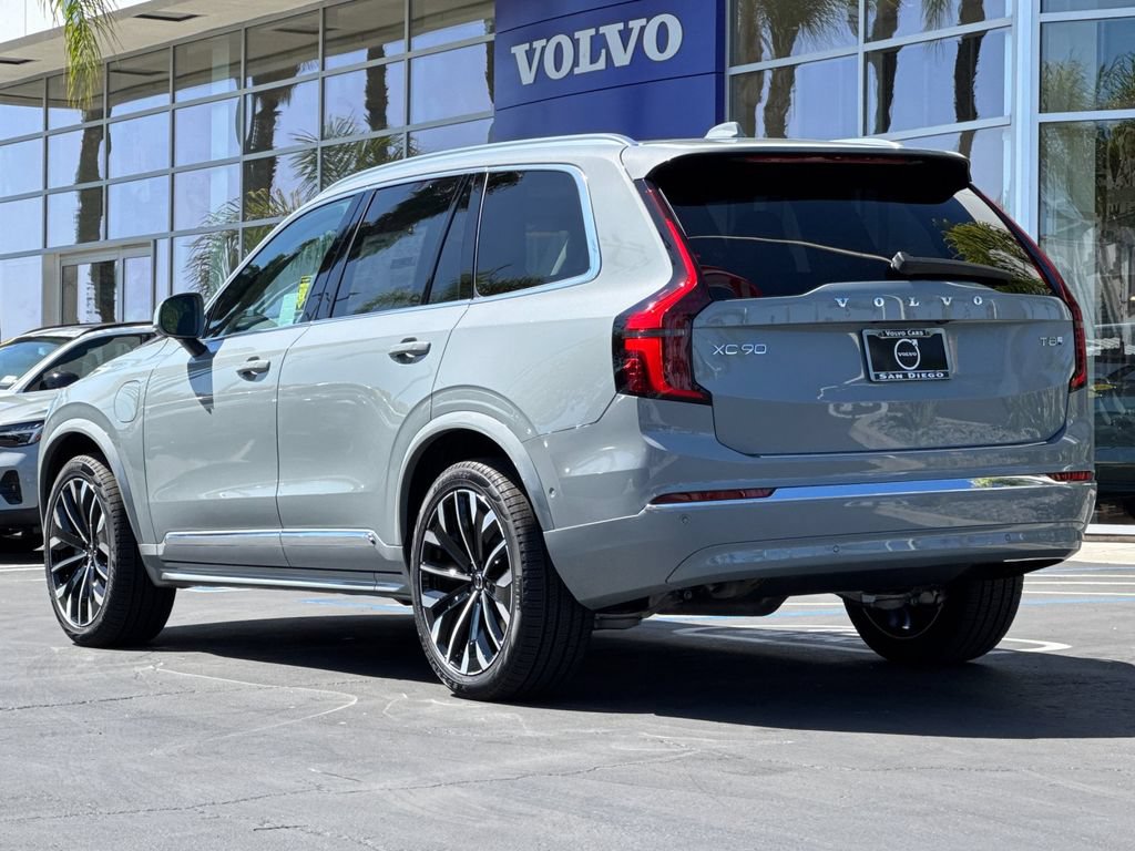 New 2026 Volvo XC90 T8 Plus AWD/4WD image 3