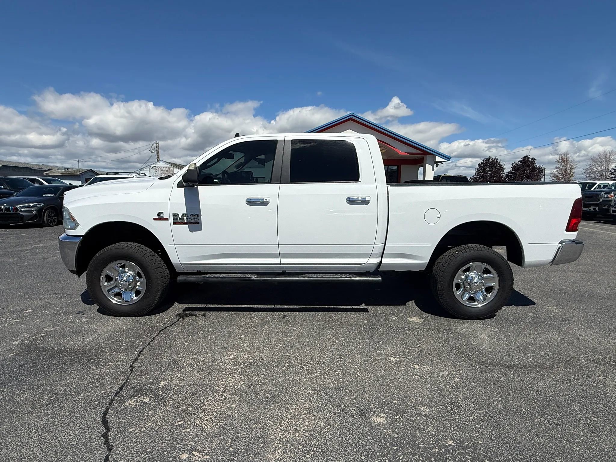 Used 2018 RAM 2500 SLT AWD/4WD image 2