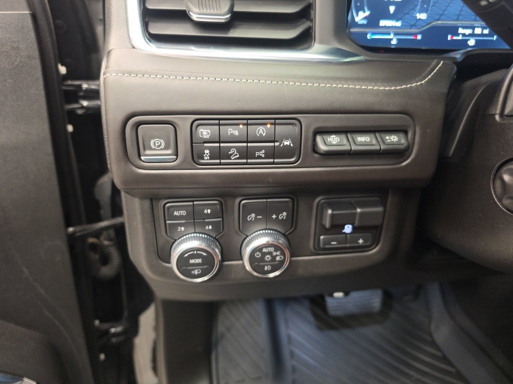 Used 2023 GMC Yukon XL Denali Ultimate AWD/4WD image 39