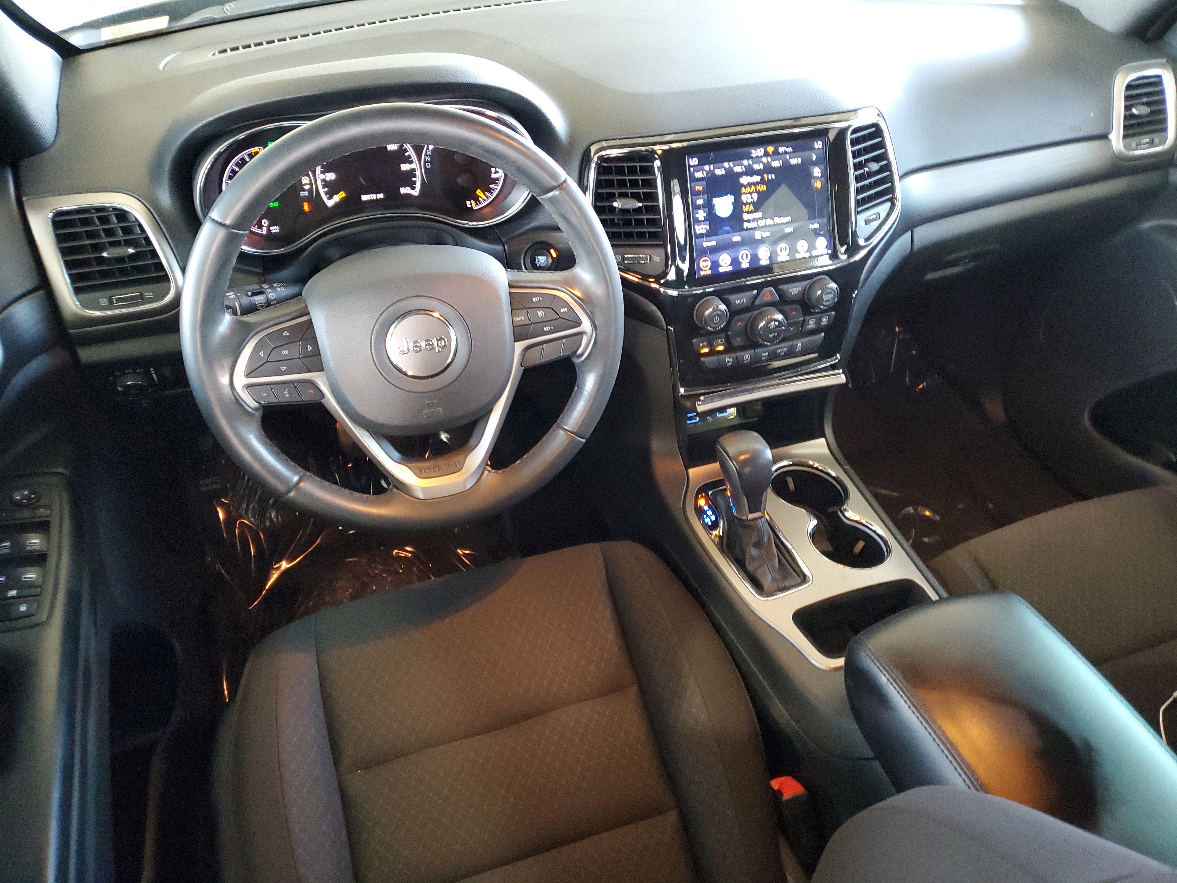 Certified 2022 Jeep Grand Cherokee Laredo E AWD/4WD image 12