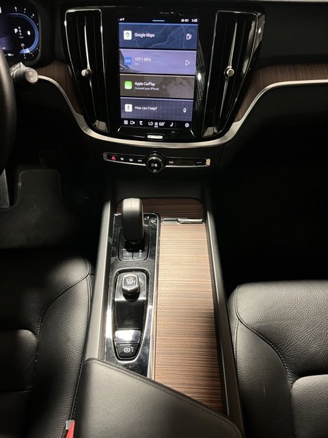 Used 2024 Volvo V60 B5 Cross Country Plus image 28