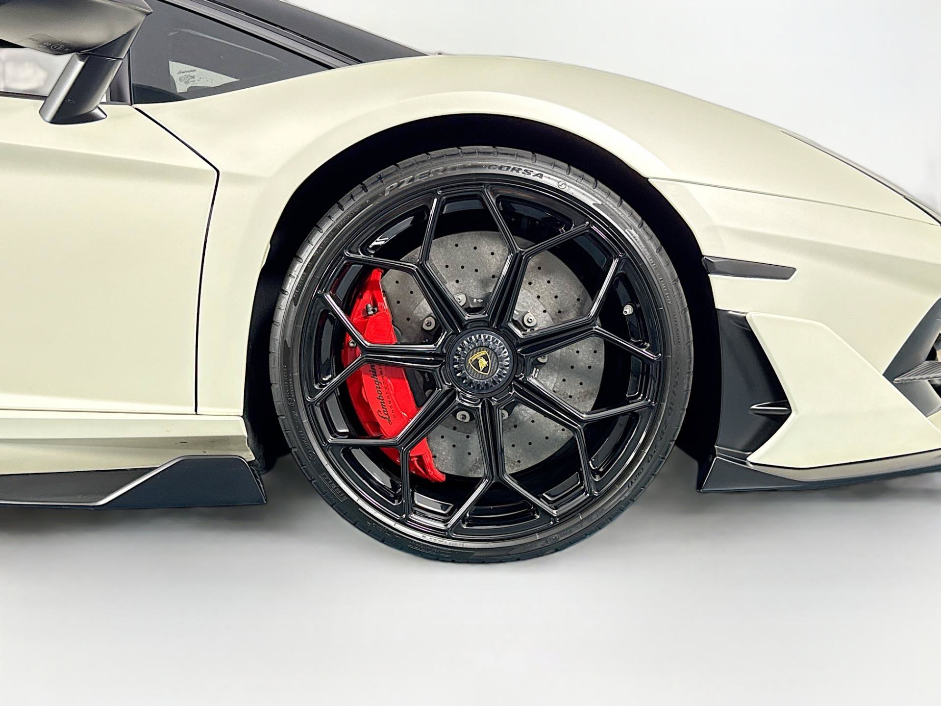Used 2020 Lamborghini Aventador SVJ AWD/4WD image 65