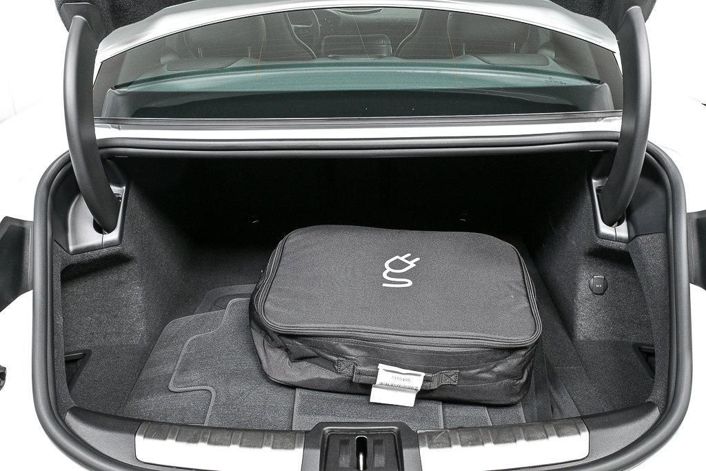 Certified 2025 Porsche Taycan image 30