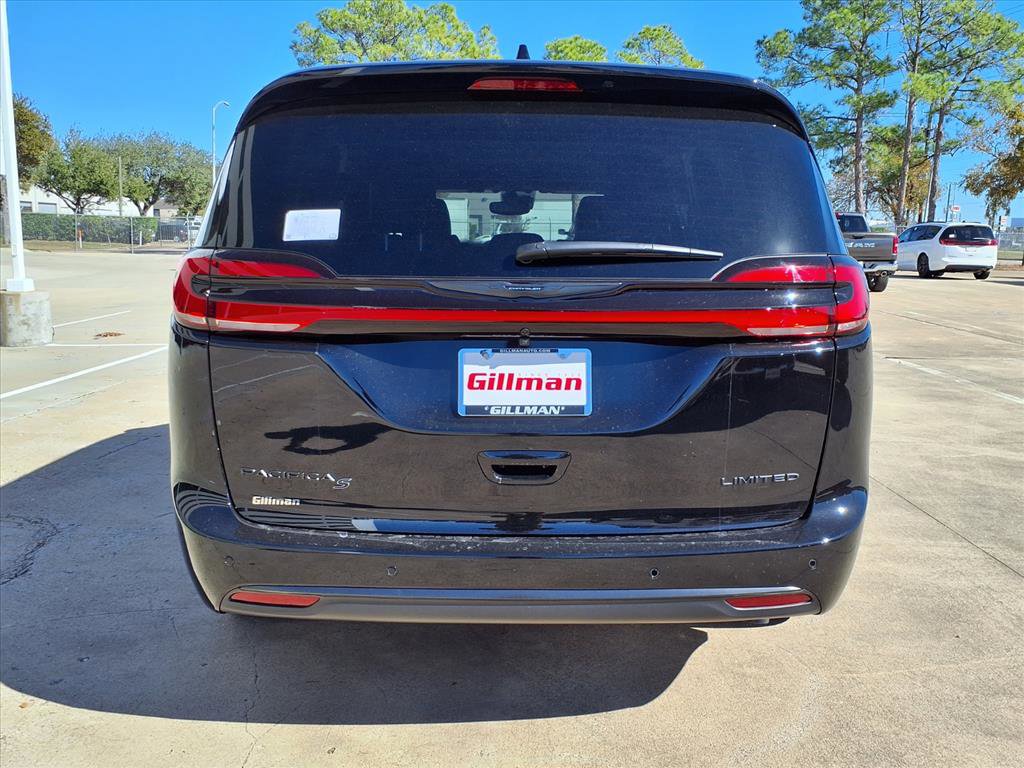 New 2026 Chrysler Pacifica Limited w/ S Appearance Package image 17