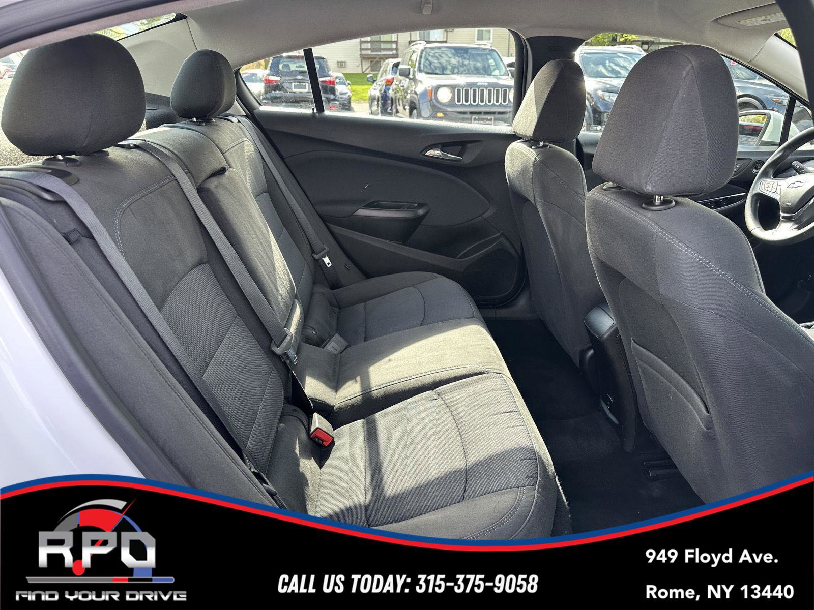 Used 2018 Chevrolet Cruze LT FWD image 30