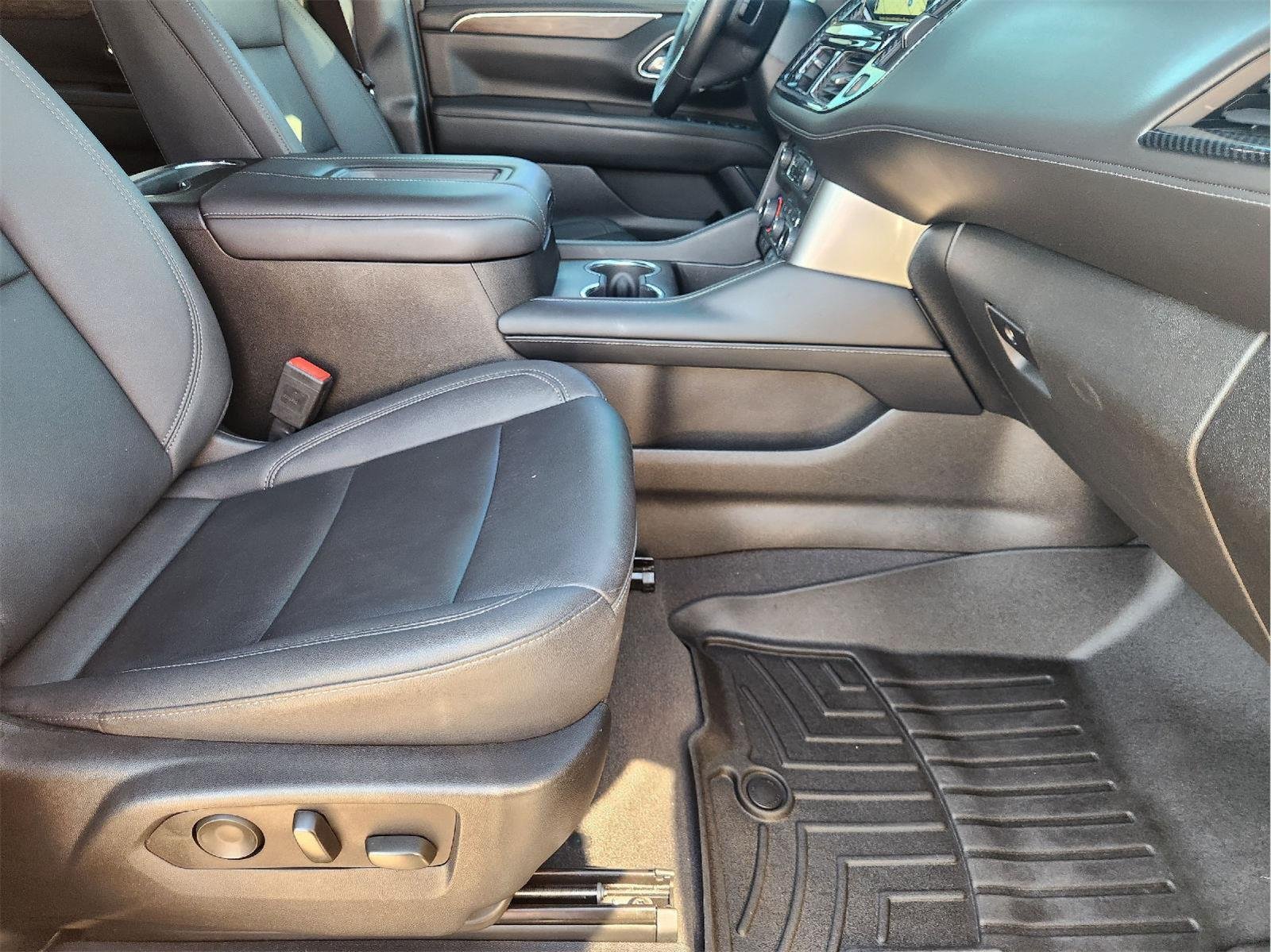 Certified 2023 Chevrolet Tahoe Z71 w/ Luxury Package AWD/4WD image 13