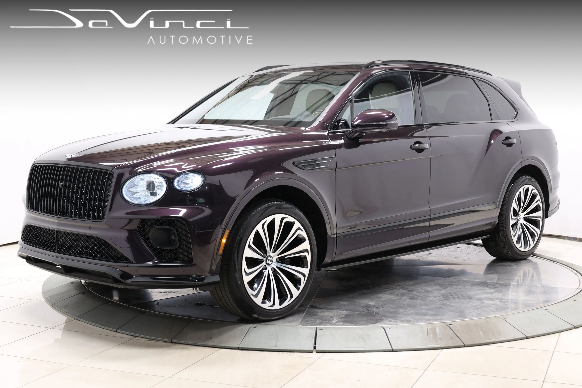 Used 2023 Bentley Bentayga Extended Wheelbase AWD/4WD image 1
