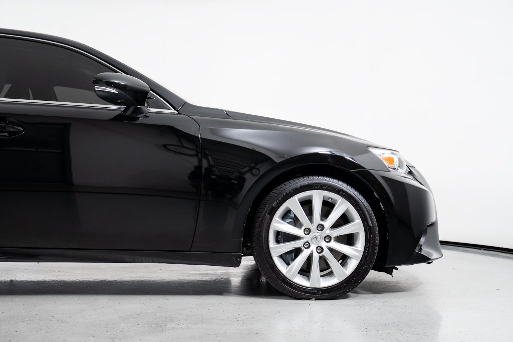 Used 2016 Lexus IS 200t RWD image 4