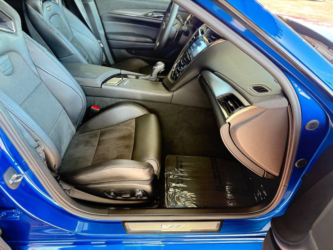 Used 2018 Cadillac CTS V w/ Luxury Package RWD image 55