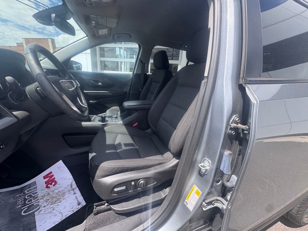 Used 2023 GMC Terrain SLE w/ Driver Convenience Package AWD/4WD image 12