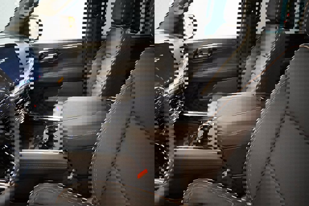 New 2025 Chevrolet Suburban Premier image 8