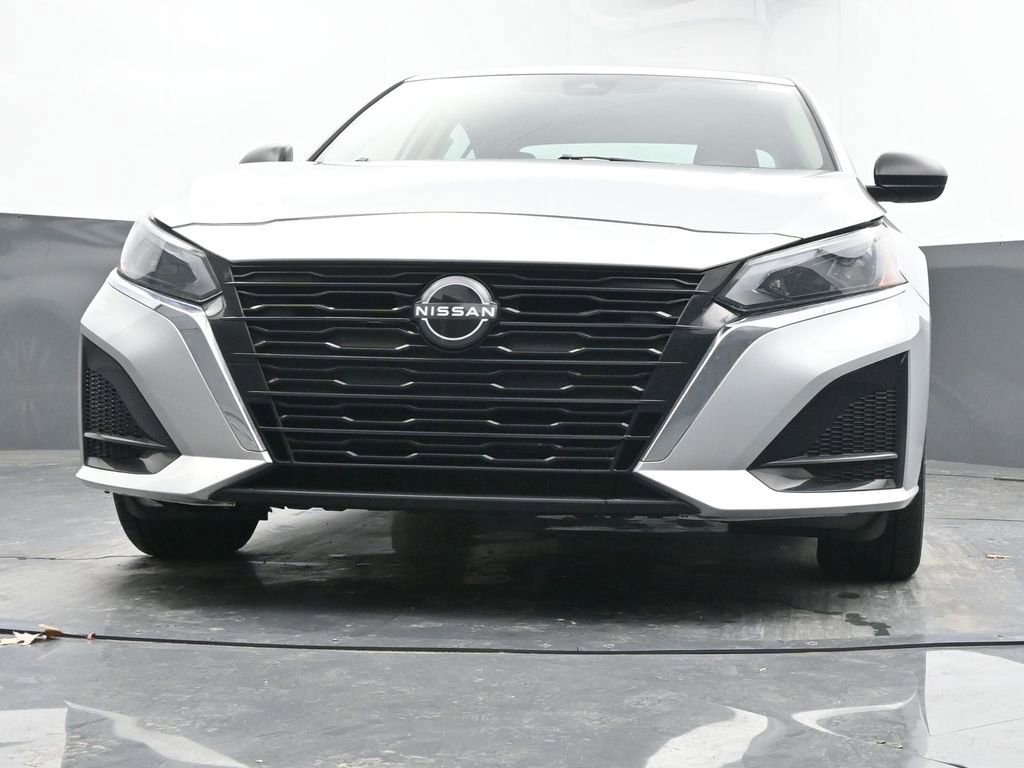 Used 2024 Nissan Altima 2.5 SV FWD image 42