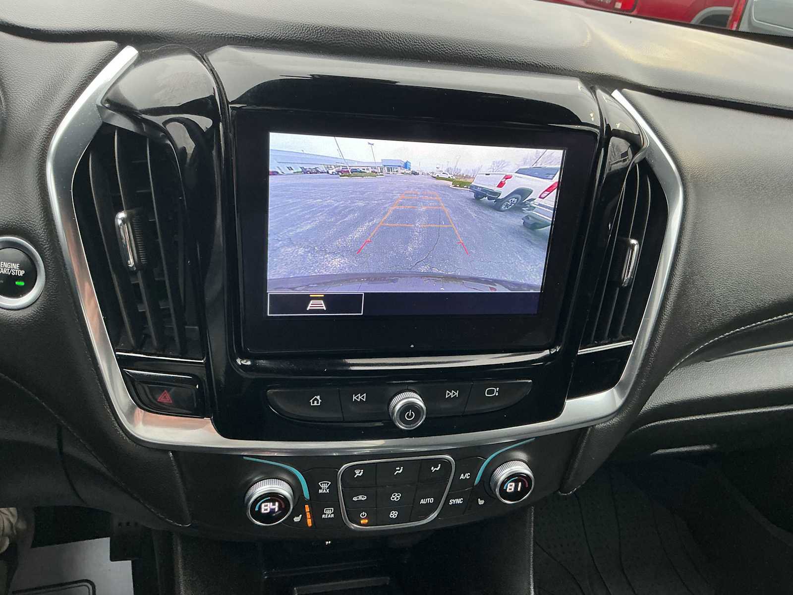 Used 2023 Chevrolet Traverse LT image 13