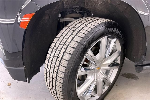 Used 2021 Chevrolet Suburban High Country w/ Premium Package AWD/4WD image 34