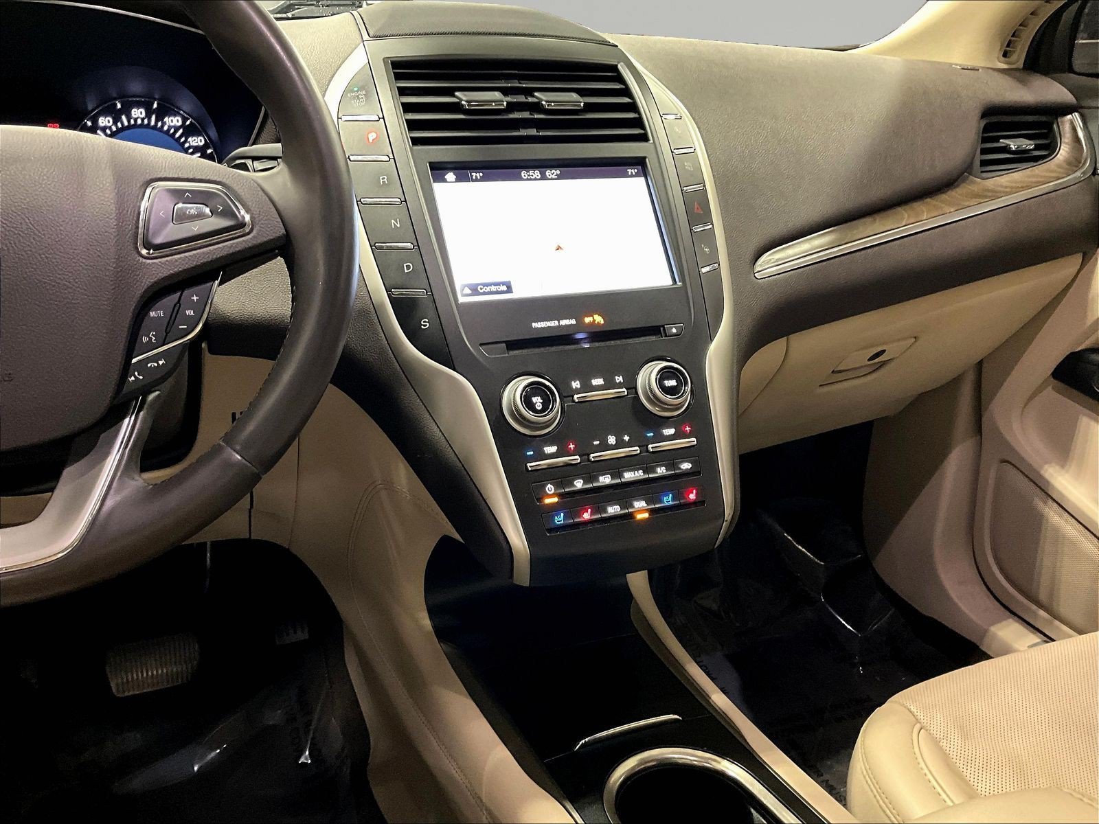 Used 2017 Lincoln MKC Reserve w/ Technology Package AWD/4WD image 9