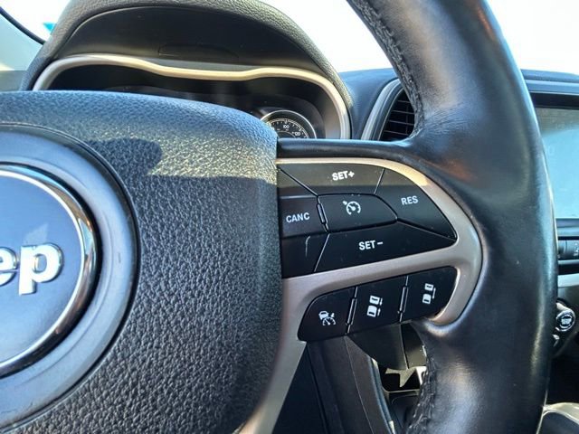 Used 2018 Jeep Cherokee Limited w/ Technology Group image 13