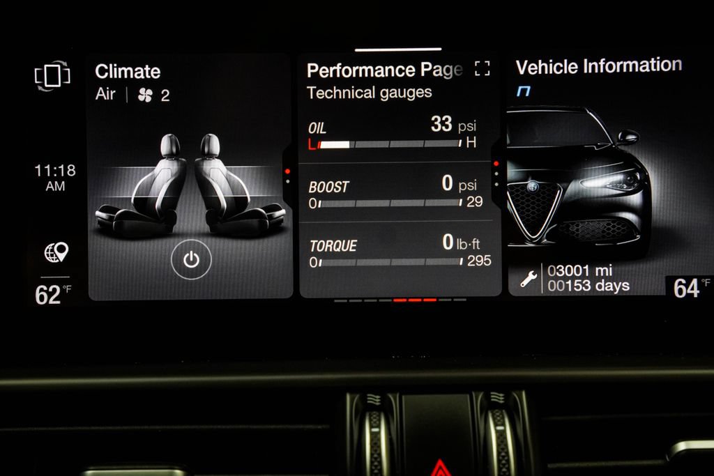 Used 2023 Alfa Romeo Giulia Veloce RWD image 31