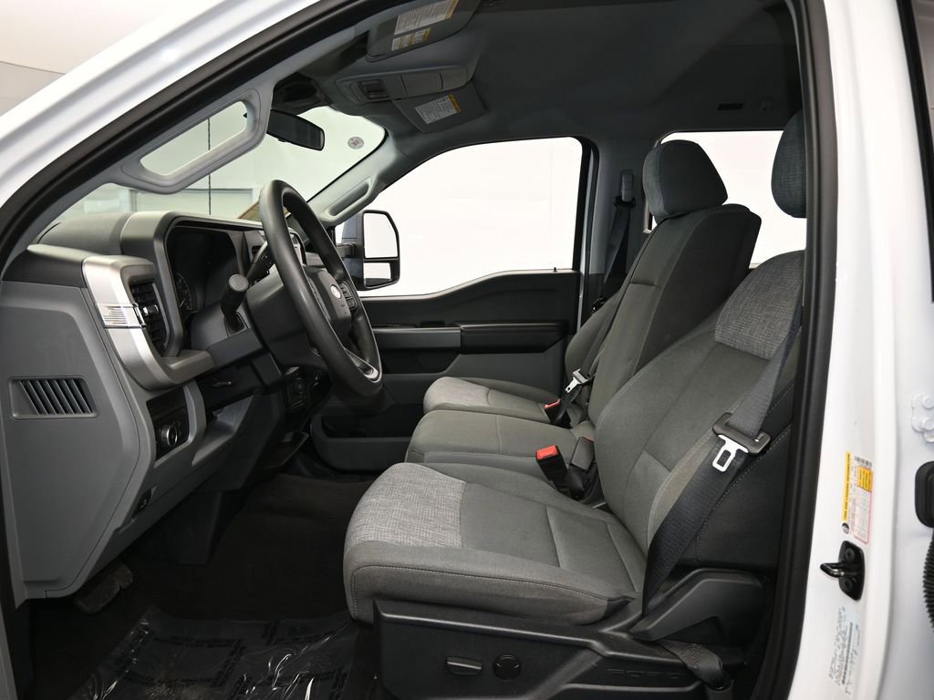 Used 2025 Ford F250 XLT image 11