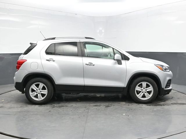 Used 2019 Chevrolet Trax LT w/ LT Convenience Package image 8