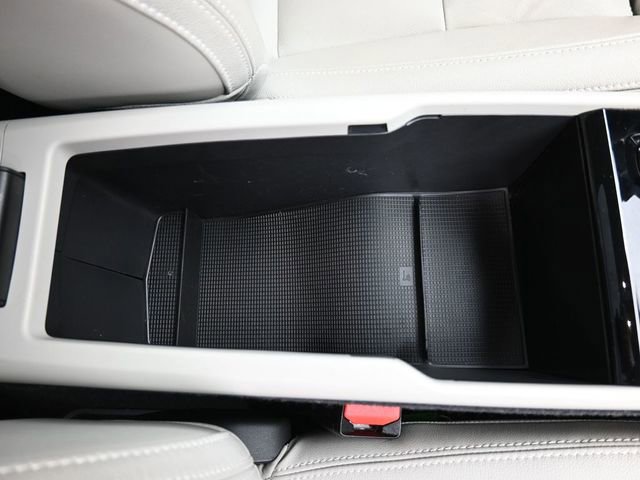 Used 2021 Volvo XC40 T5 Inscription w/ Protection Package Premier image 38