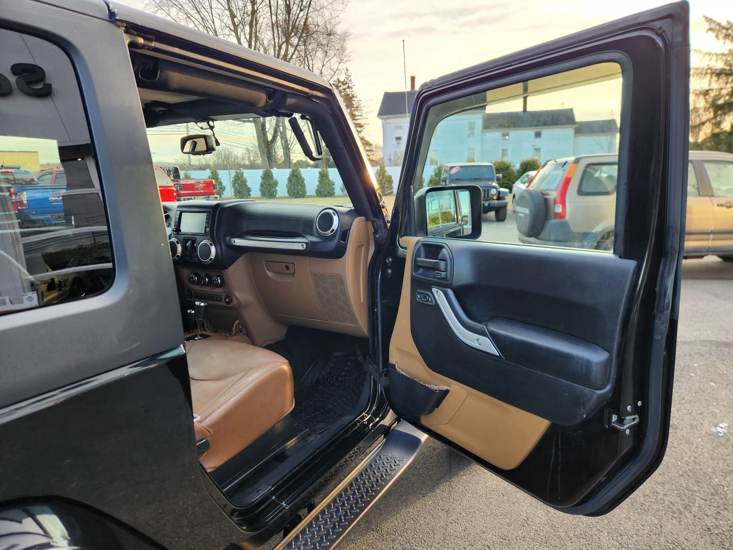 Used 2017 Jeep Wrangler Sahara image 27