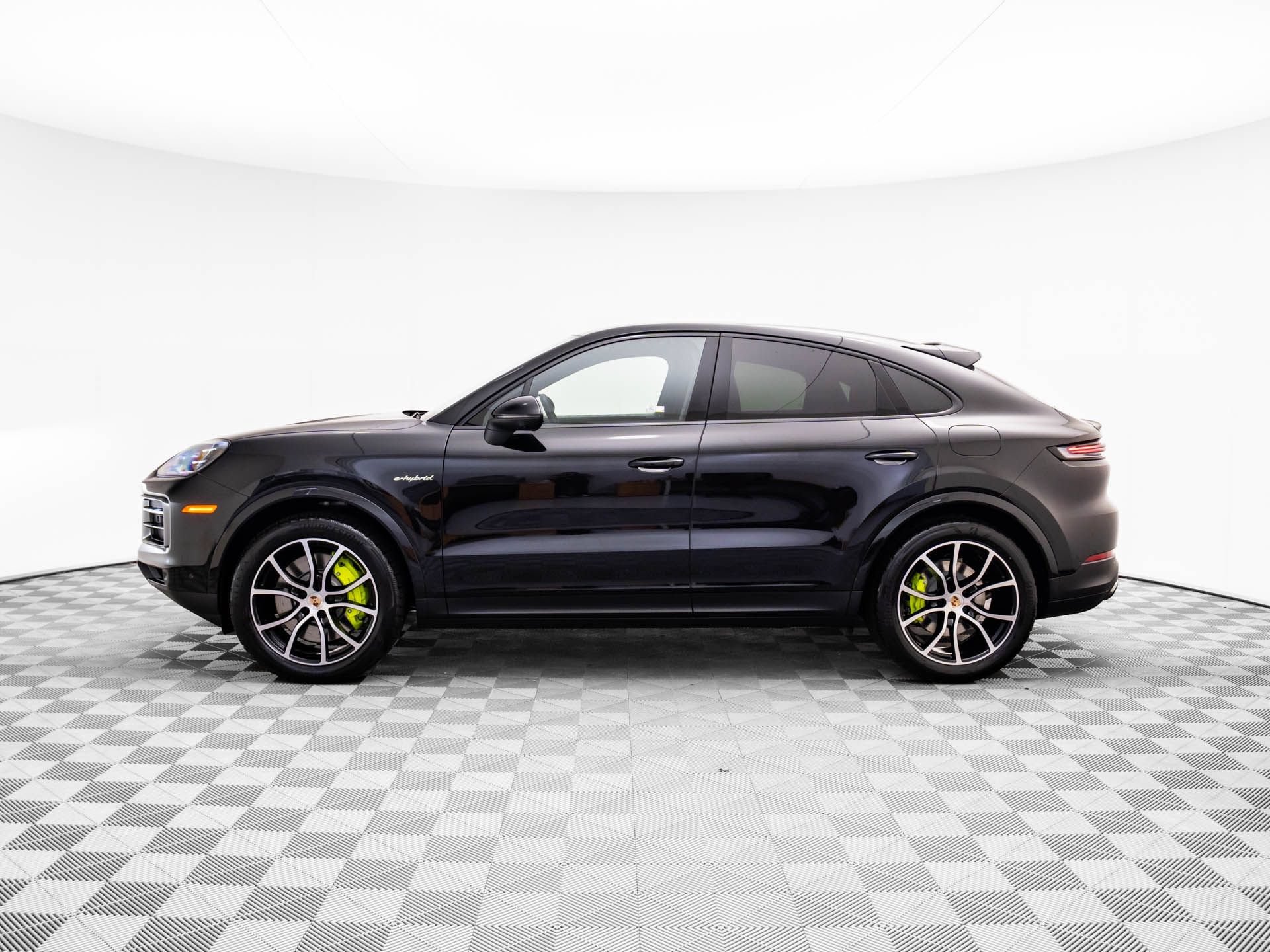 Certified 2025 Porsche Cayenne E-Hybrid Coupe AWD/4WD video 2