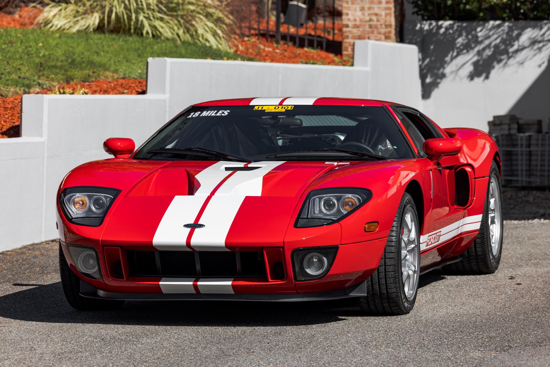 Used 2006 Ford GT RWD image 20
