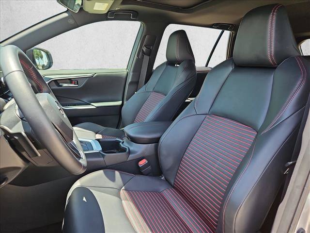Used 2025 Toyota RAV4 XSE AWD/4WD image 17