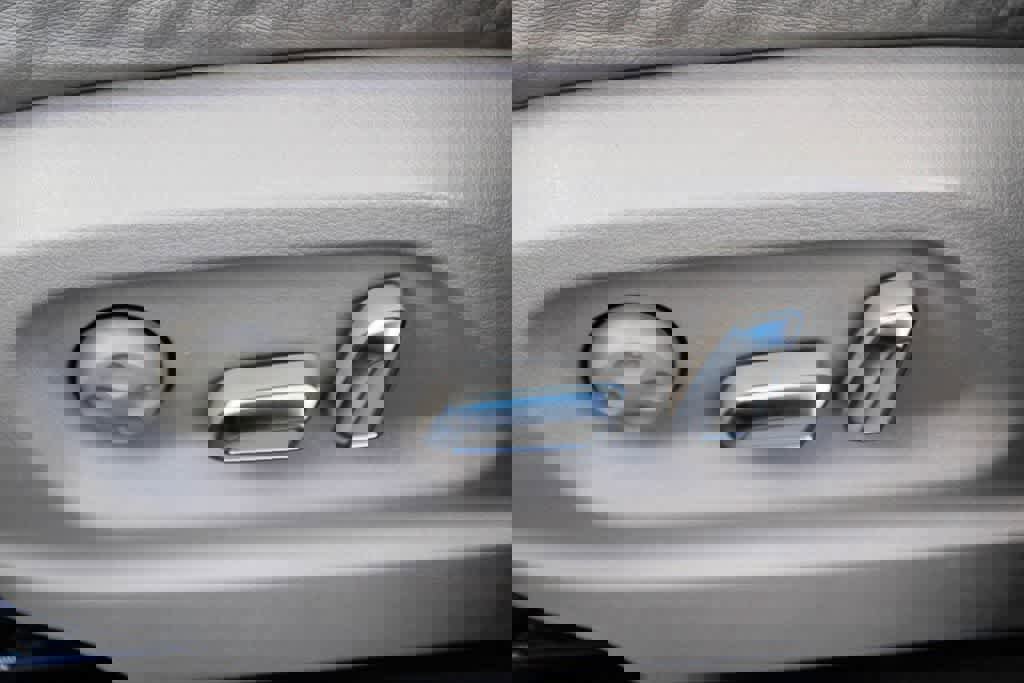 Used 2017 Audi Q5 2.0T Premium Plus w/ Technology Package image 19