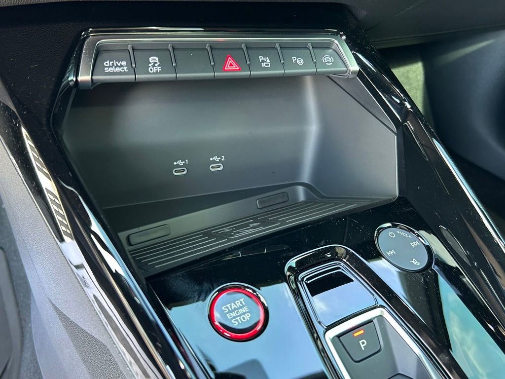Used 2025 Audi RS 3 image 35