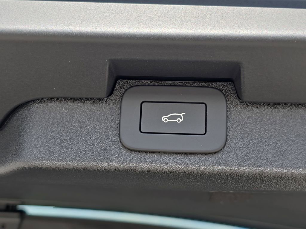 New 2026 Land Rover Discovery Limited Edition AWD/4WD image 14
