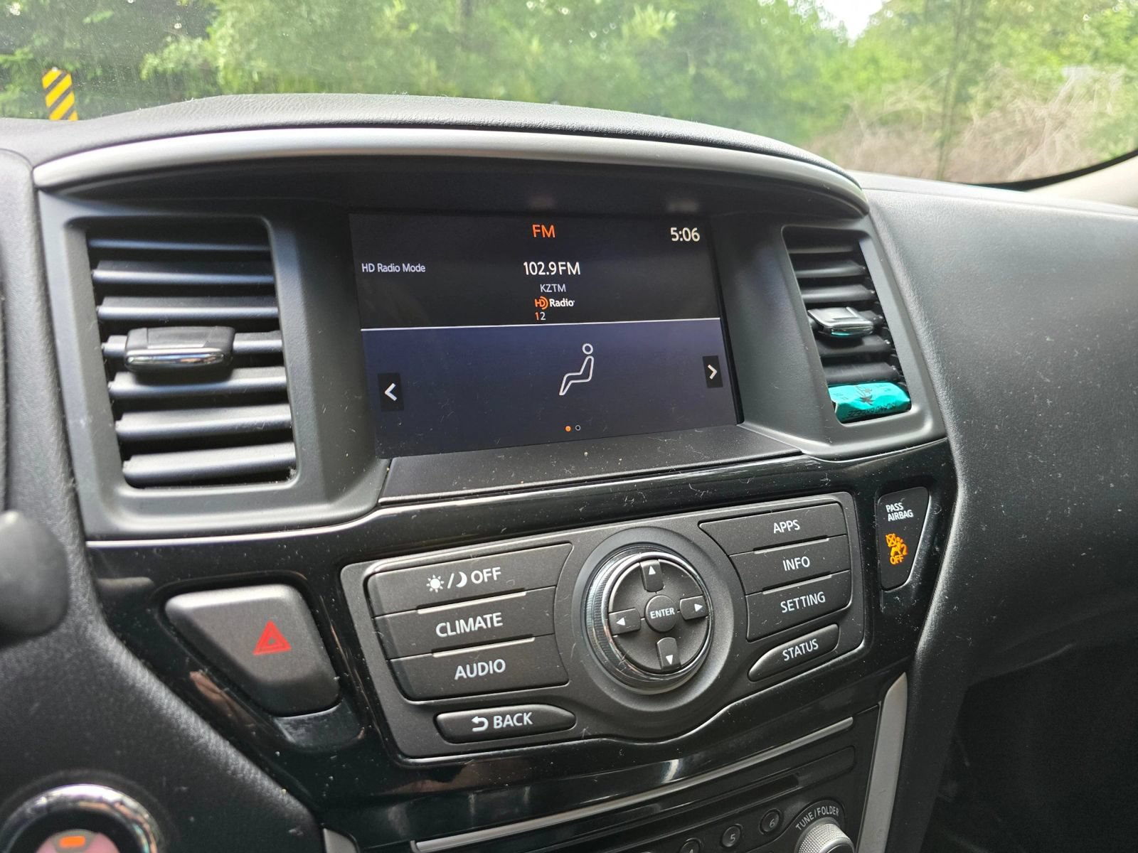 Used 2018 Nissan Pathfinder SV AWD/4WD image 28