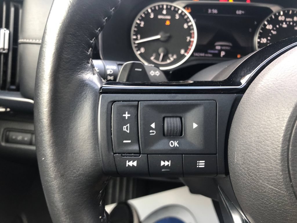 Used 2023 Nissan Pathfinder SL w/ Lighting Package (N92) FWD image 30