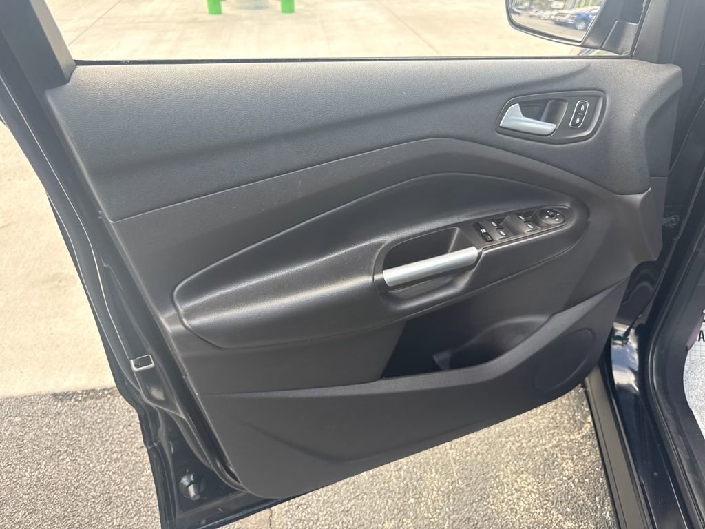 Used 2018 Ford Escape SE w/ Ford Safe & Smart Package AWD/4WD image 26