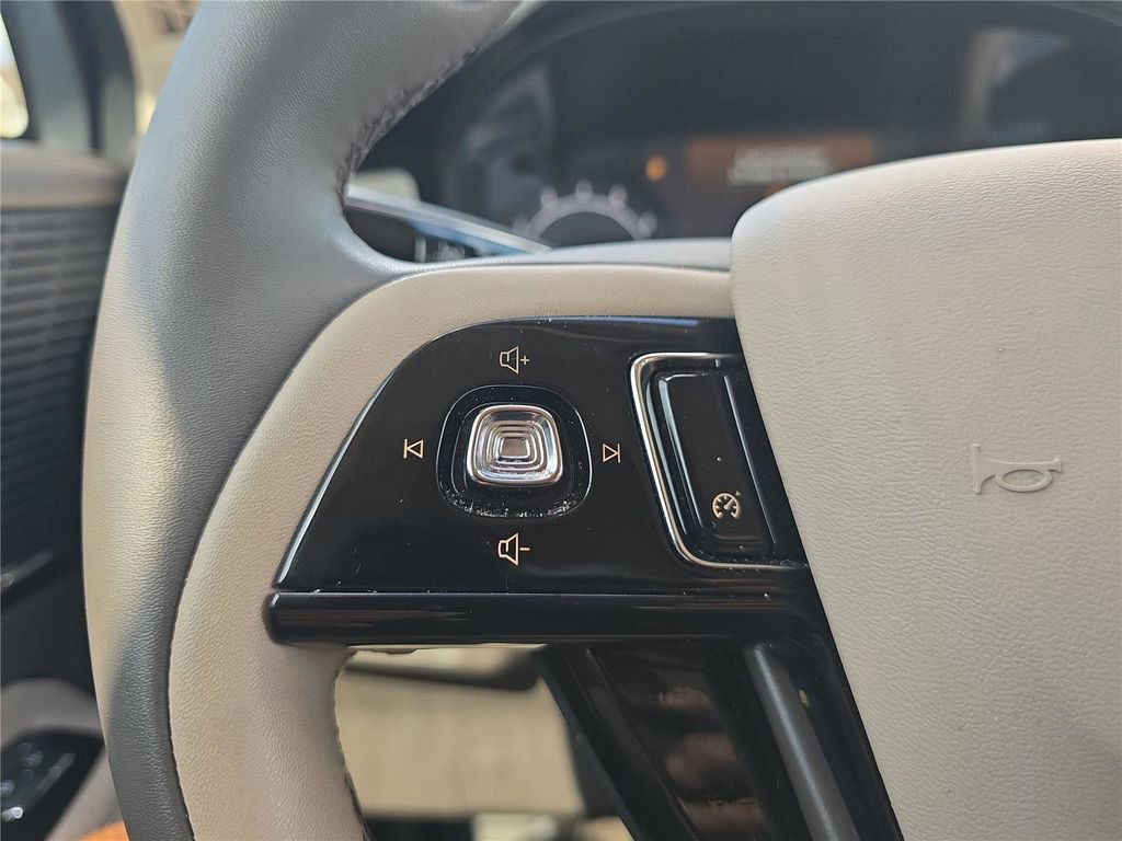 Used 2022 Lincoln Corsair FWD image 22