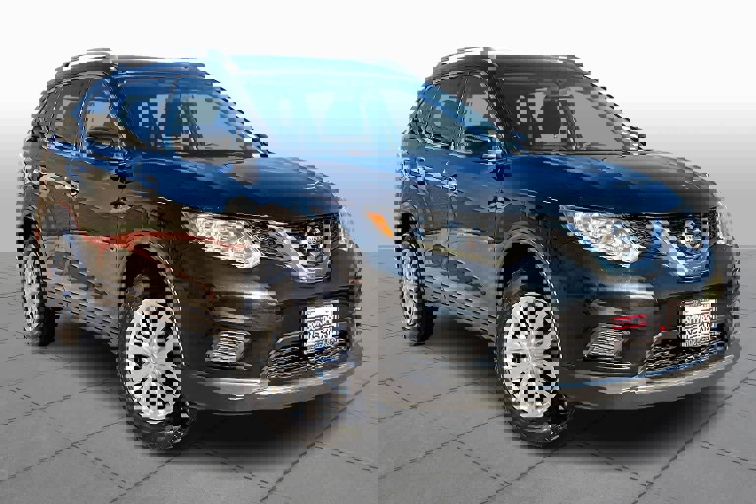 Used 2016 Nissan Rogue S w/ Appearance Package image 2