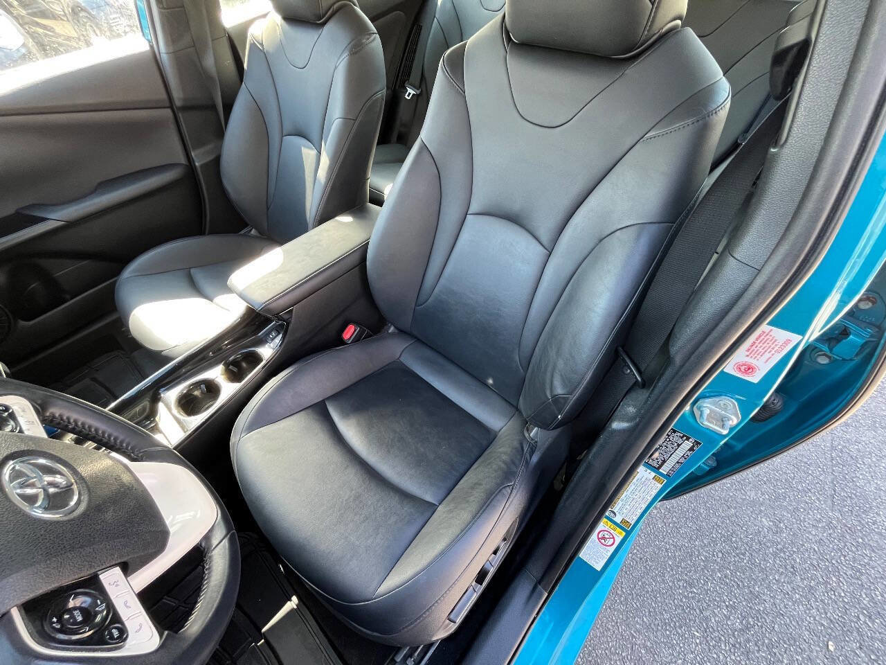 Used 2017 Toyota Prius Prime Premium w/ Carpet Mat Package image 9